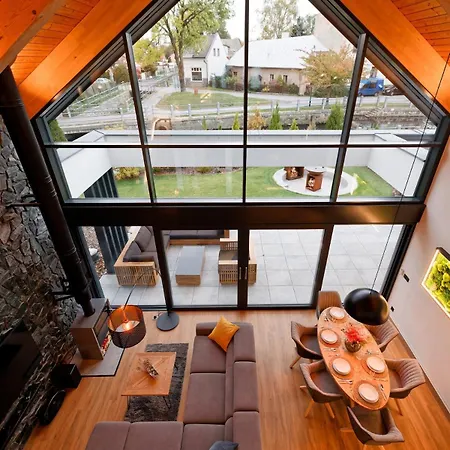 Ostriz ヴィラ フリンスコ