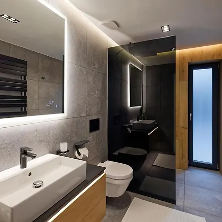 ヴィラ Ostriz フリンスコ