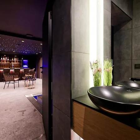 Ostriz ヴィラ フリンスコ